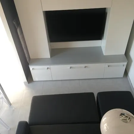 Piscine Indépendante Sans Vis à Vis Et Un Sans Accès Piscine 2 Possibilités Au Choix Avec Wifi Mudaison